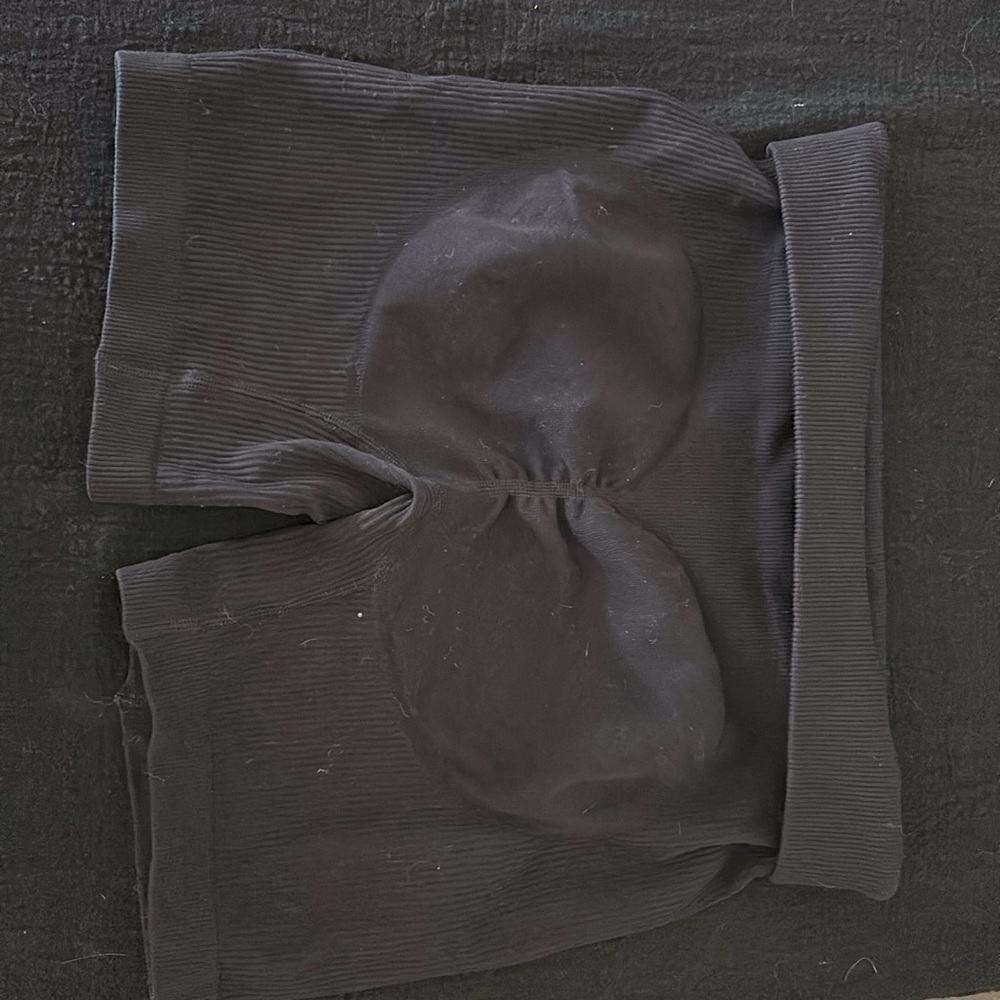 Size L (fits like a medium), buttlift, black jogging shorts